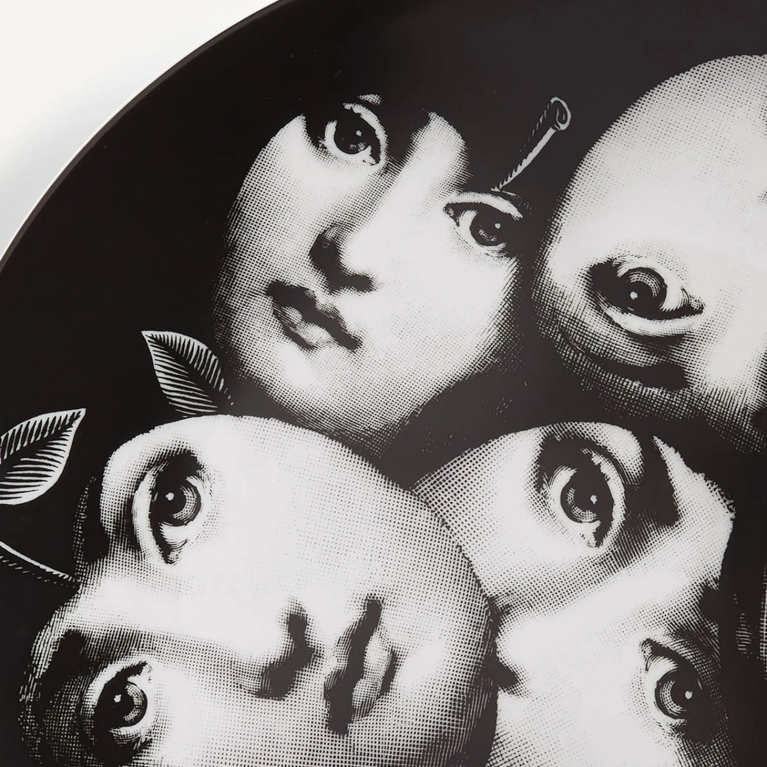 Fruit<Fornasetti Wall Plate Tema E Variazioni N.104 White/Black/Gold